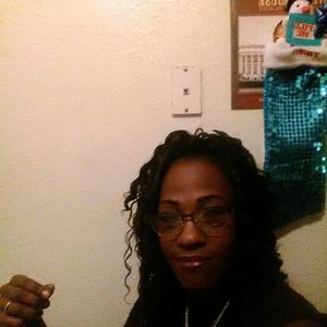 Meet your Posher, Tomya